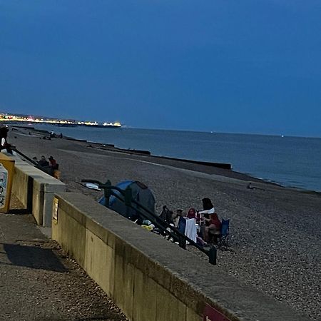 Seascape With Outstanding Sea Views Apartment Brighton Exterior photo